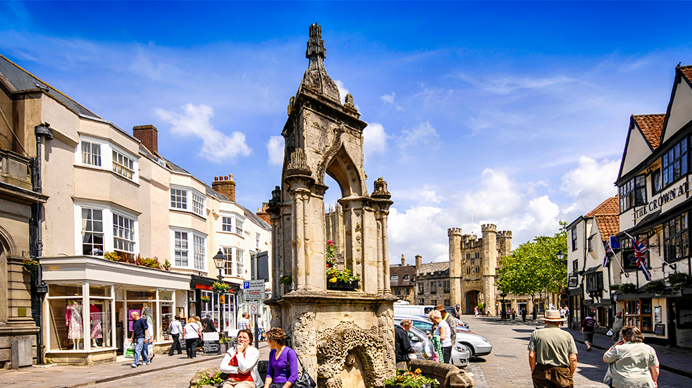 The best free family days out in Somerset - Wells city fountain and market square